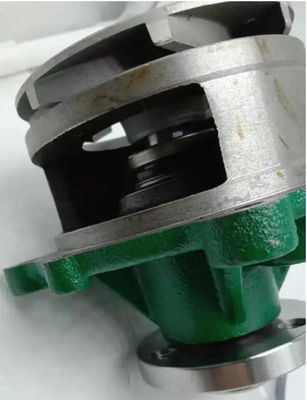 D6D / D6Eボルボの予備品EC210B 20726092の掘削機の水ポンプ