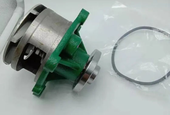 D6D / D6Eボルボの予備品EC210B 20726092の掘削機の水ポンプ
